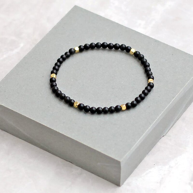 Mode Kleine Cube Charm Armband Voor Vrouwen Eenvoudige Temperament 4 Mm Natuurlijke Zwarte Kralen Armband Vrouwen Sieraden