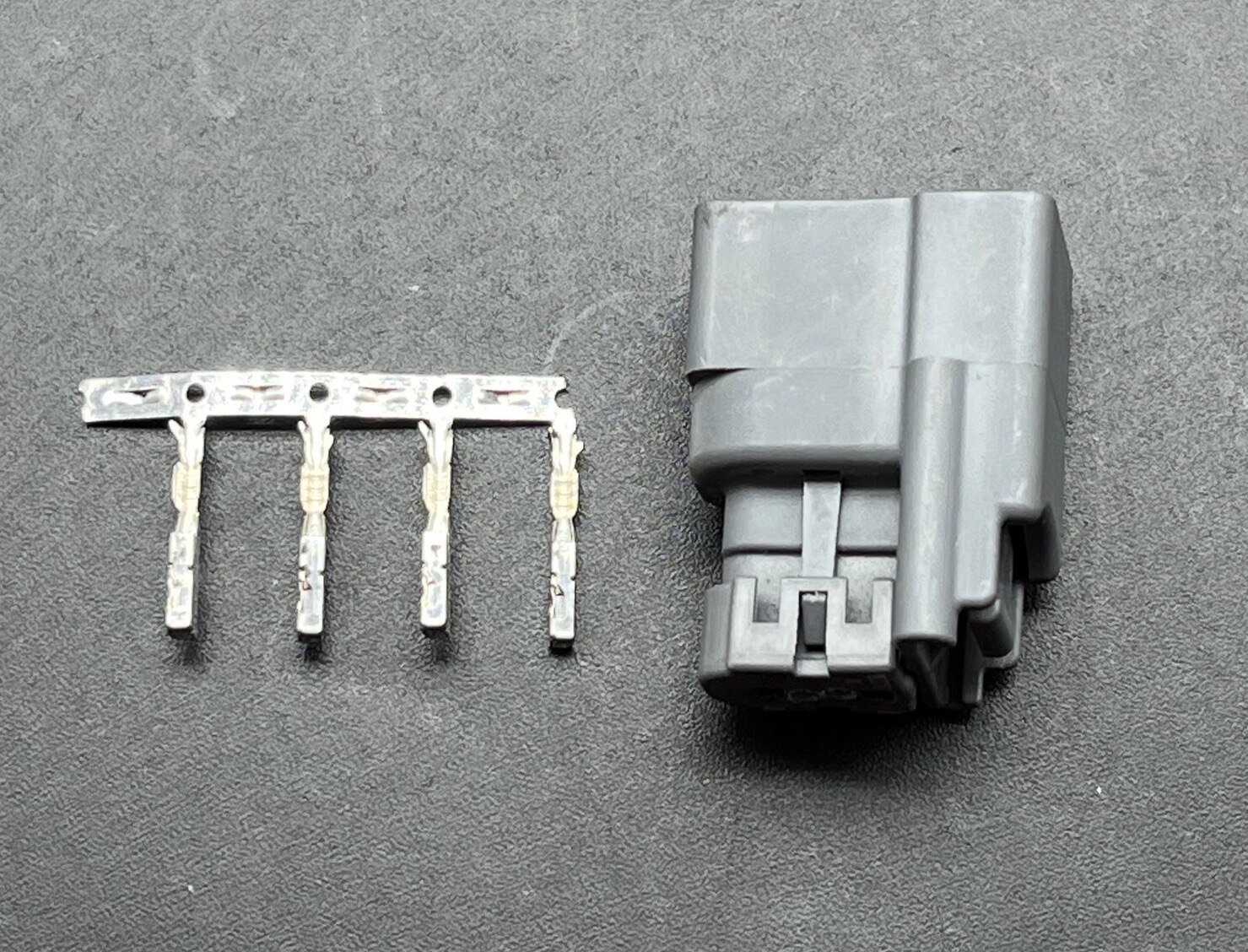 for Ford Mondeo keyless entry door handle lock plug connector terminal 4PIN original WDP7 housing