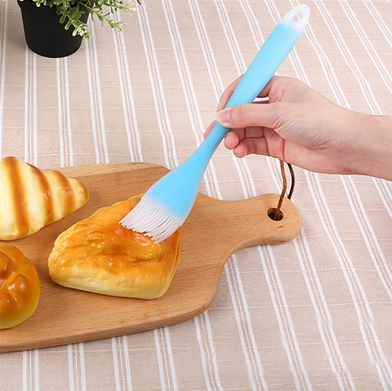 4pcs Silicone Baking Tray Bread Chef Pastry Oil Butter Paint Brush Basting Barbecue Brush Silicone Baking Barbecue Tool