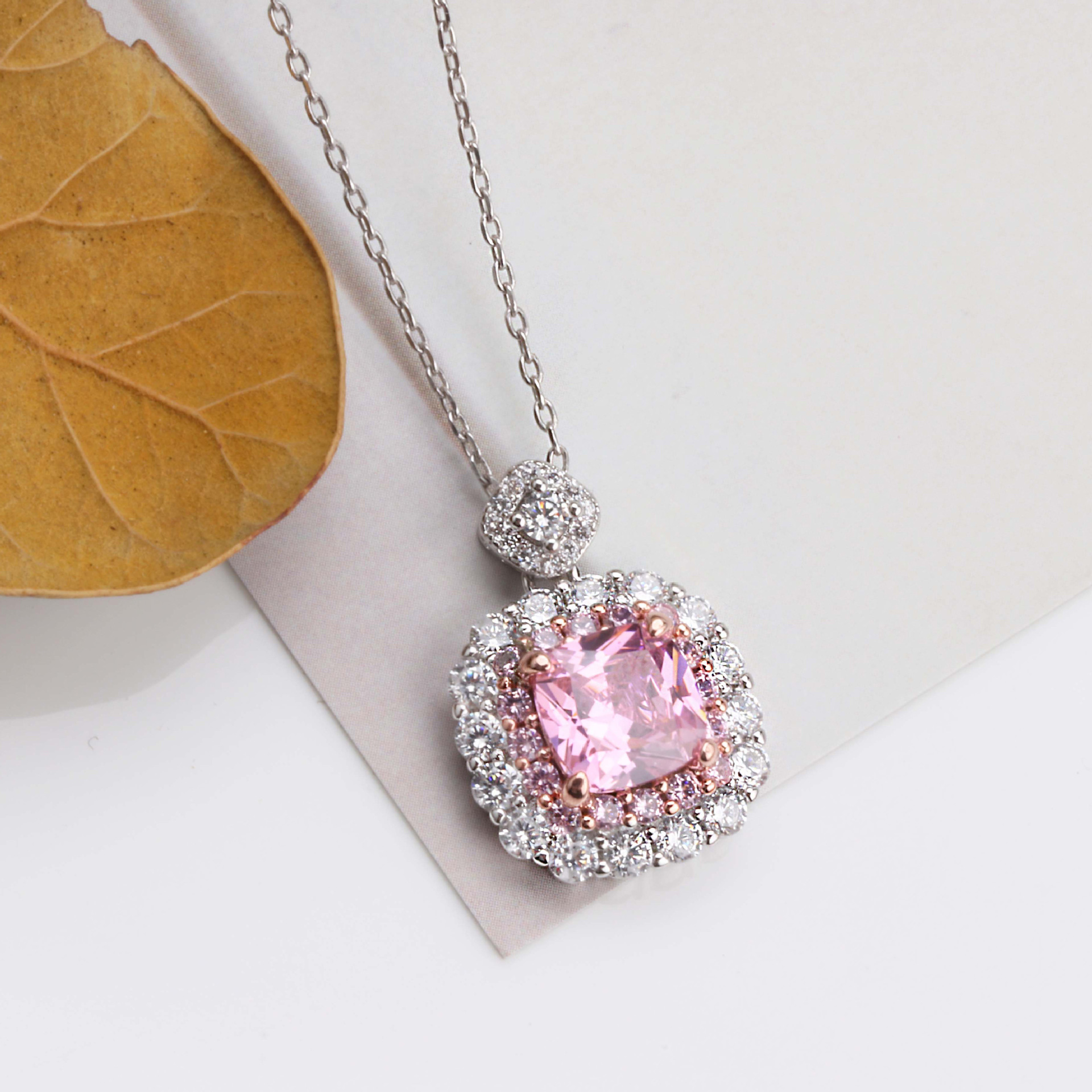 Cc Hanger Ketting Voor Vrouwen Zirkonia Glans Edelsteen Bruids Verlovingsfeest Accessoires Fijne Sieraden Met Ketting: Antique Copper Plated