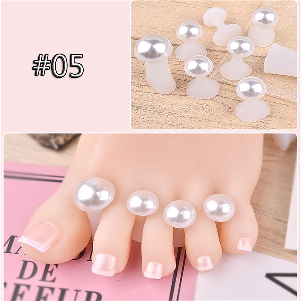 8PCs/Set Silicone Toe Separators Foot Toe Spacers for Home and Salon Use Daisy Flower Shape Waterdrop Pedicure DIY Nail Art Tool: white