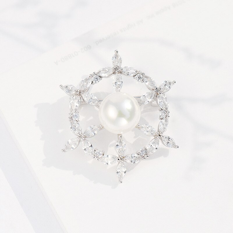 Niedliche japanische ruderbrosche für damen – #39 mehrfarbige zirkon-anstecknadeln, schmuck, party, bürokleidung, schalschnalle, bekleidungsaccessoires:  x1693-3