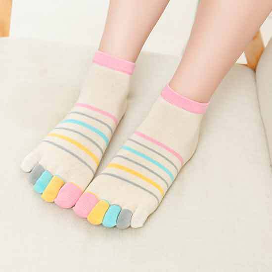 Bouillon fabrik direkte bomuld fem-finger sokker kvindelige slik farve forår og efterår korte rør sokker med bomuld tå sokker: Beige