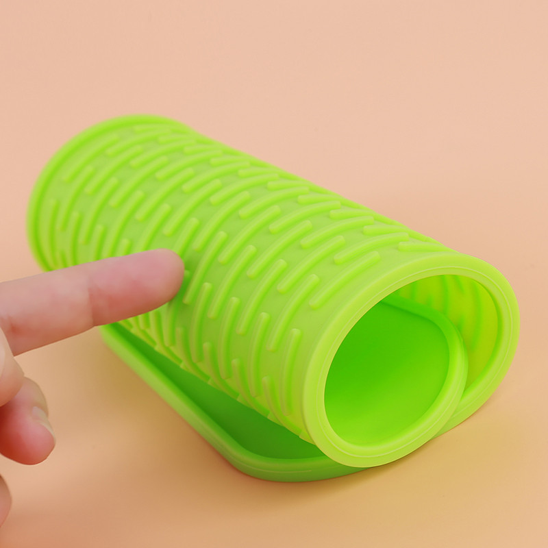 Neue Praktische Silikon Halfter matt Küche Wärme Nicht-Unterhose Beständig Trivet Topf Tablett Haarglätter Küche Werkzeuge