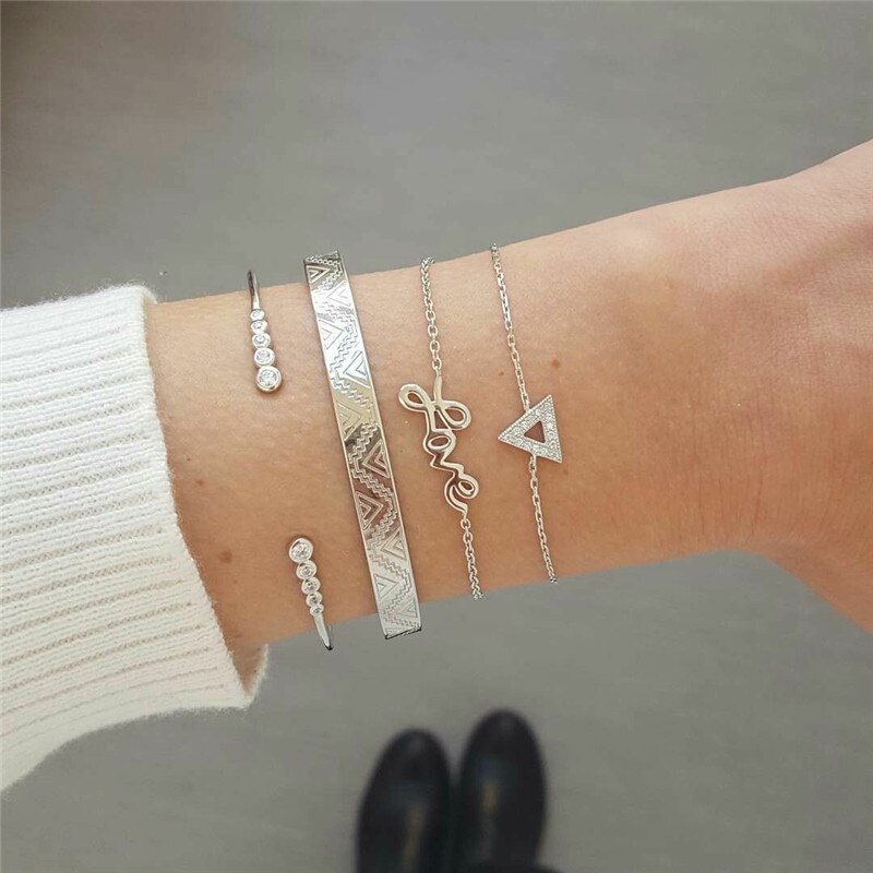 4 Stks/set Vintage Graveren Patroon Brief Liefde Crystal Driehoek Opening Armbanden Voor Vrouwen Lady Jewelry: Default Title