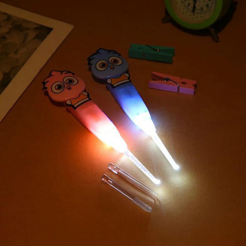 Kind Schoonmaken Tool Oorsmeer met Licht Lepel LED Cartoon Baby Care Oren Lepel Graven Lichtgevende Graven Oor Spuit Oor- picker