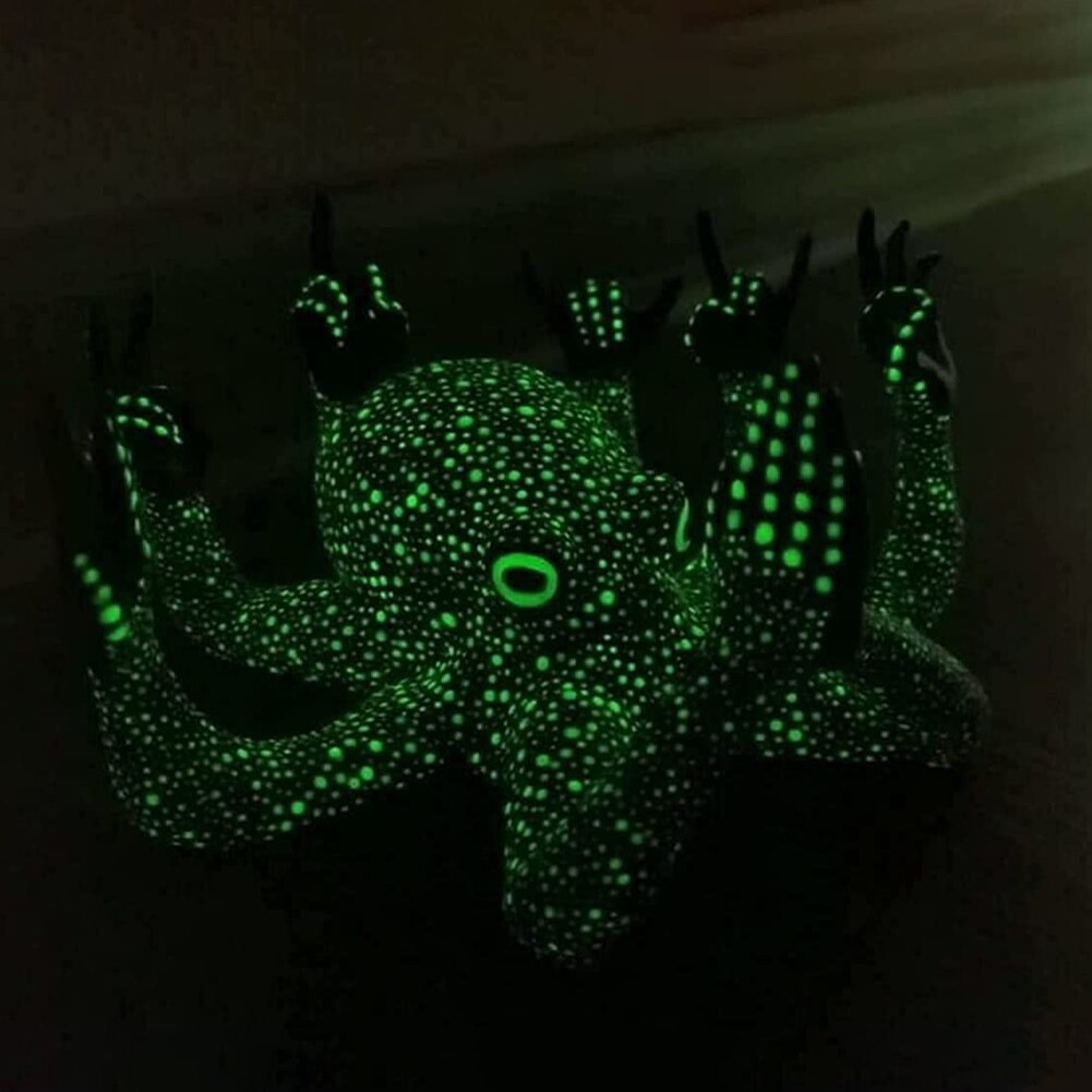 Octopus Sculpture Luminous Resin Octopus Statue Outdoor Garden Landscape Ocean Fluorescence Octopus Figurines Home Decoration