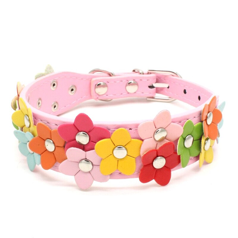 Collare per cani regolabile fiore creativo con borchie cucciolo di cane cane PU collare in pelle fibbia gatti tracolla forniture per animali domestici collare per gatto per cani: Pink / M(42x2.5cm)