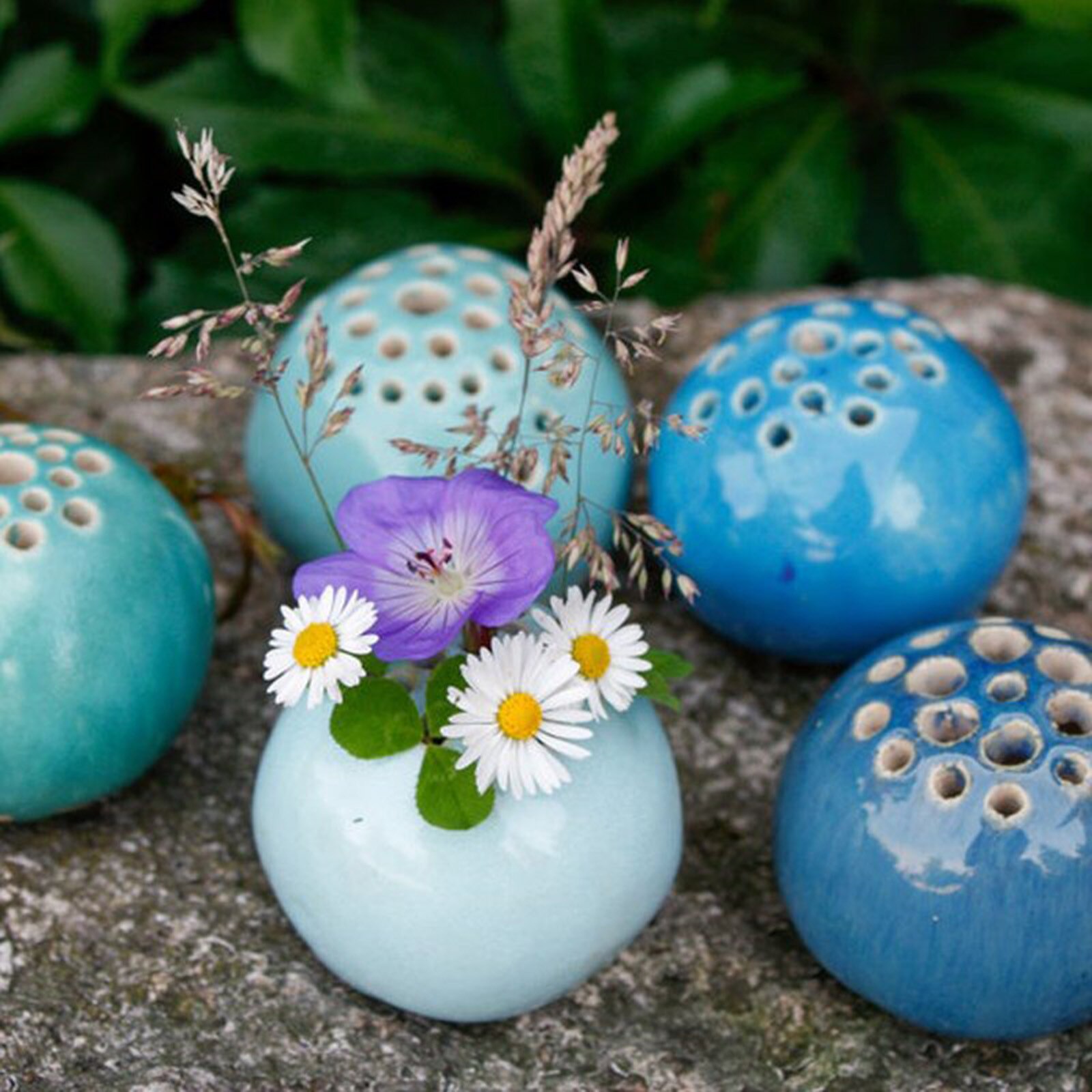 Ceramic Handmade Vase Flower Stone Table Decor Round Flower Vase with Holes Table Ornaments For Living Room