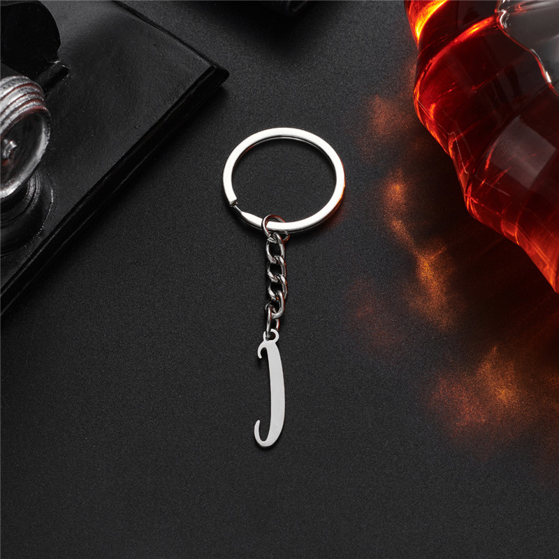 Llavero con letra inicial de A-Z de acero inoxidable para amantes, joyería antigua en inglés, colgante del alfabeto, llavero de coche, accesorios para bolso