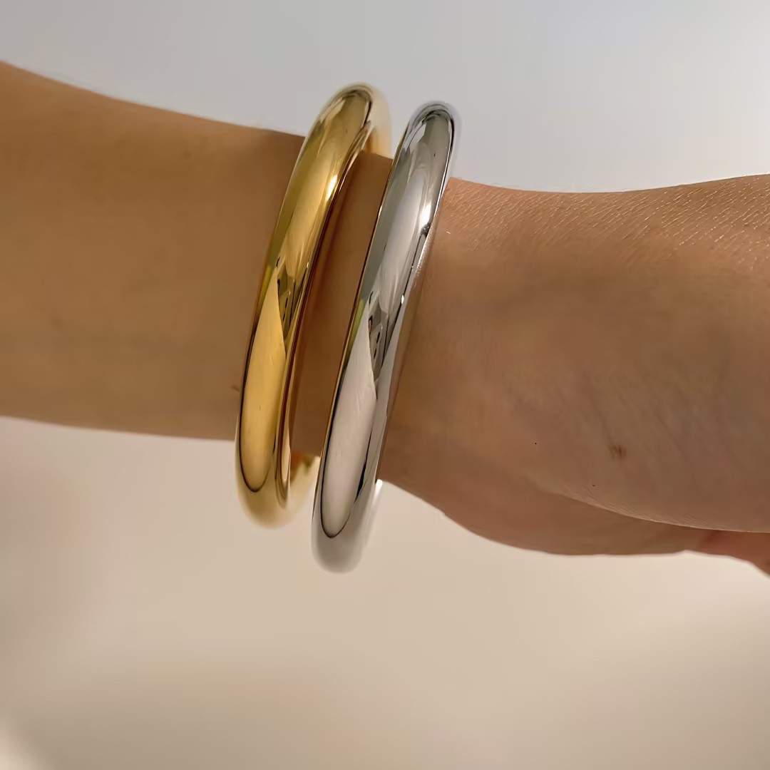 Stainless Steel Fashionable 18K Gold Plated Colorless Jewelry Hollow Bracelet Women's Chunky Bangles Bracelets