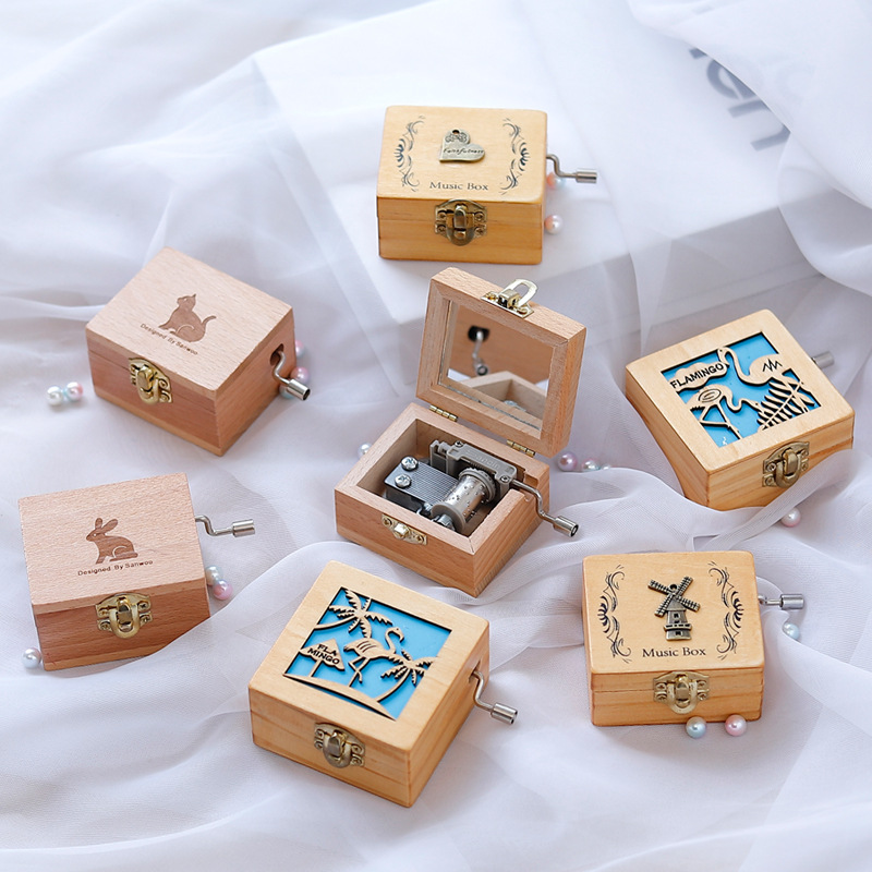Wood Carving and Color Printing Music Box Cute Animal Music Box Hand Crank Wooden Music Box Children's Birthday Valentine's Day