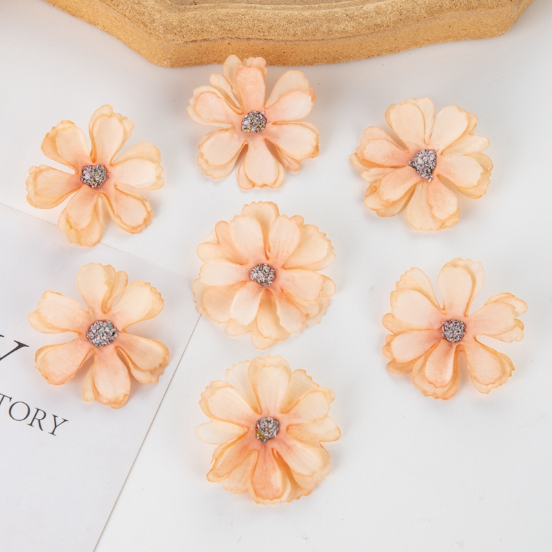 50 stuks kunstbloemen goedkope diy slinger snoepdoos scrapbooking kerstversiering voor thuis bruiloft boeket zijde anjer: Beige