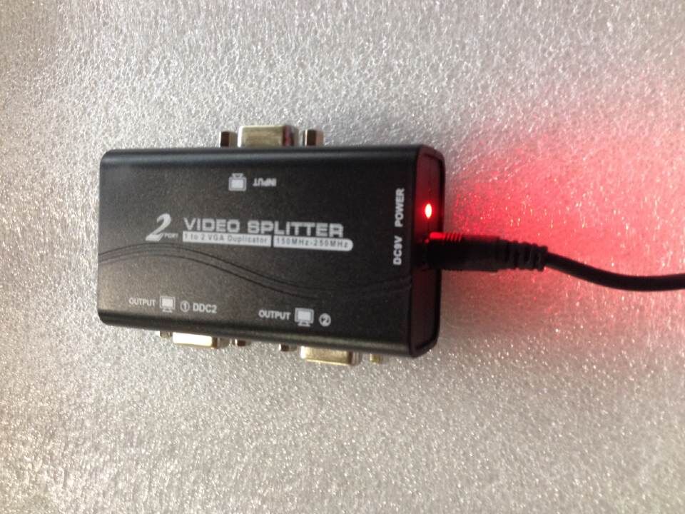 Jaar 1 Naar 2 Poorten Vga Video Splitter Duplicator 1-In-2-Out 250 Mhz Apparaat cascadedable Laarzen Video Signalen 65 M 1920*1440