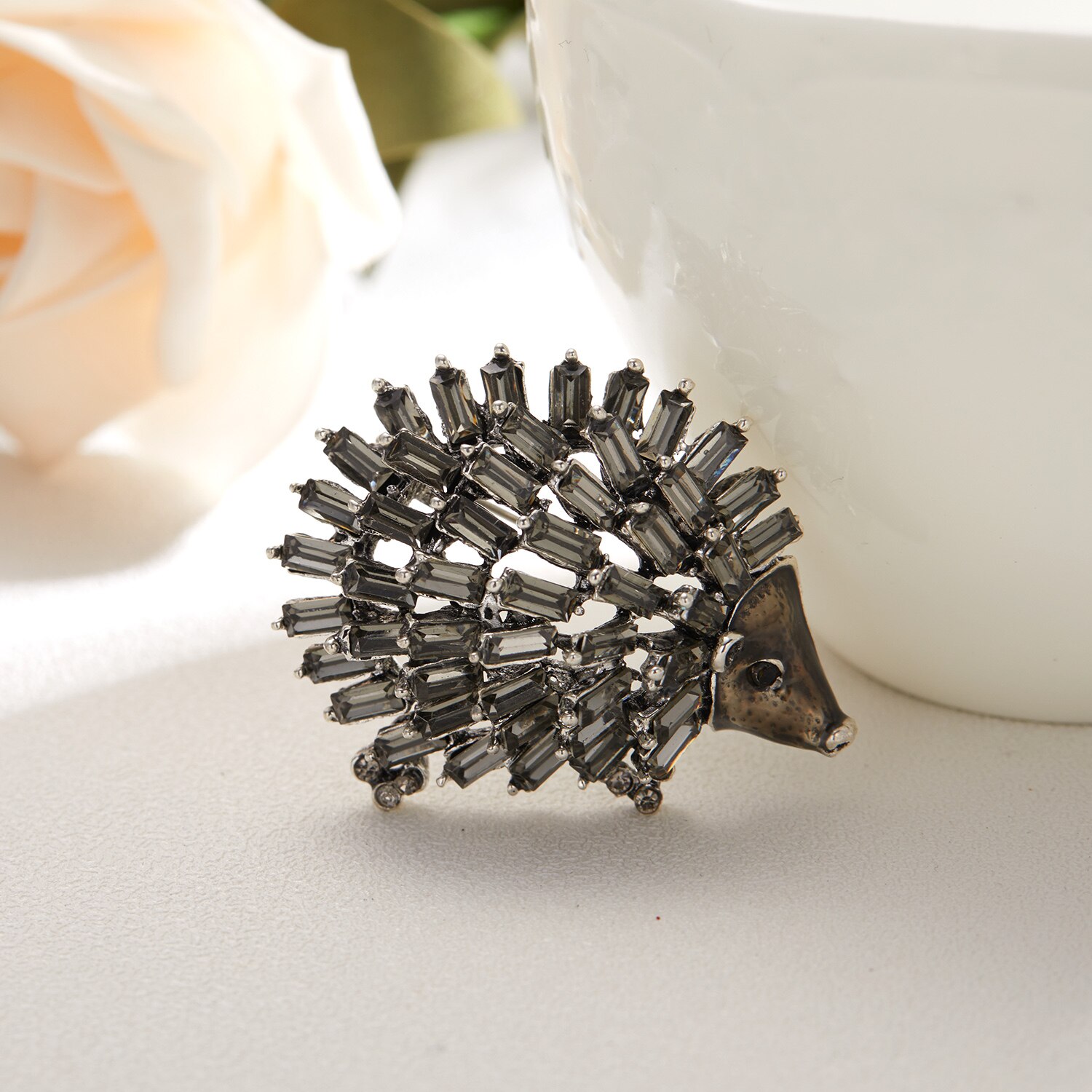 Broche de erizo bonito para mujer, broches de animales con diamantes de imitación de cristal a la , joyería de divertido, ramillete de , 2022