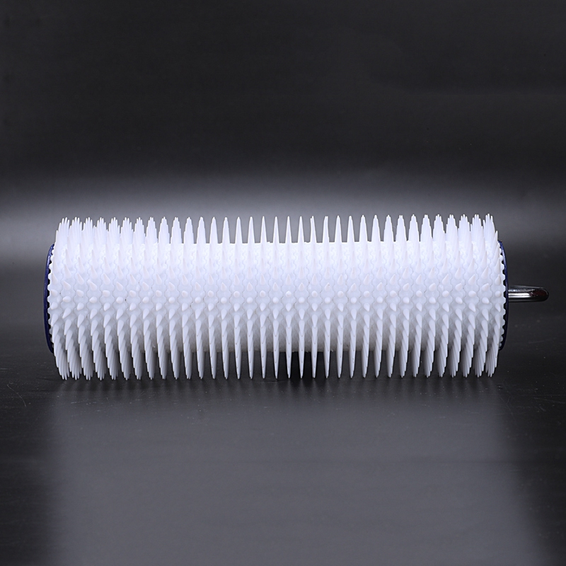 7&quot; plastic handle Spiked Roller