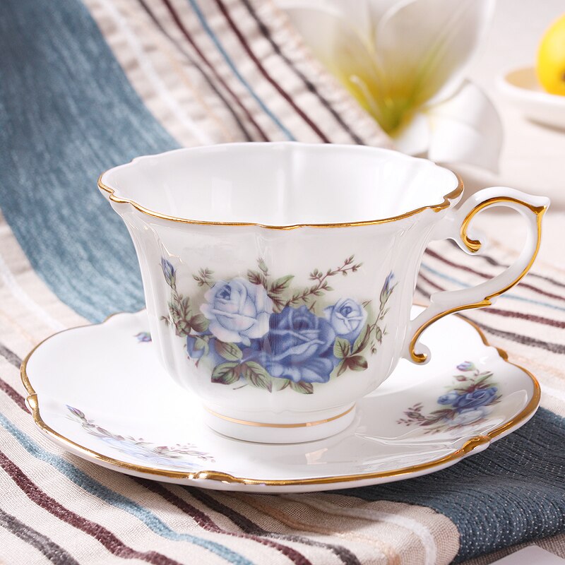 Gold Rim Coffee Cups Flower Bone China Royal Cups and Saucer Set European Luxury Breakfast Tea Mug Xicara Home Dinner Set AC50CK: A