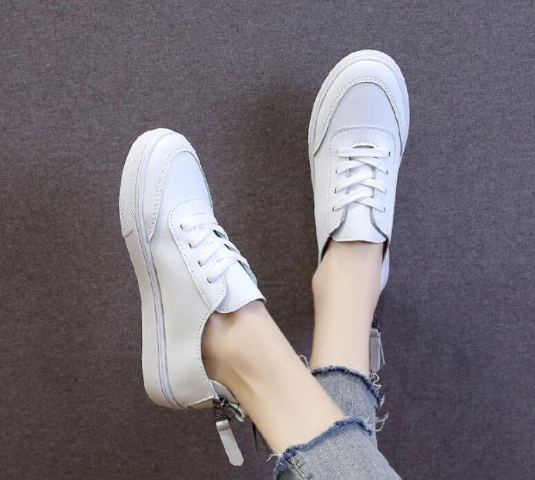 Kvinnor fritidsskor bekväma vita nude sneakers snörning delat läder flickor casual dragkedja plattor skor