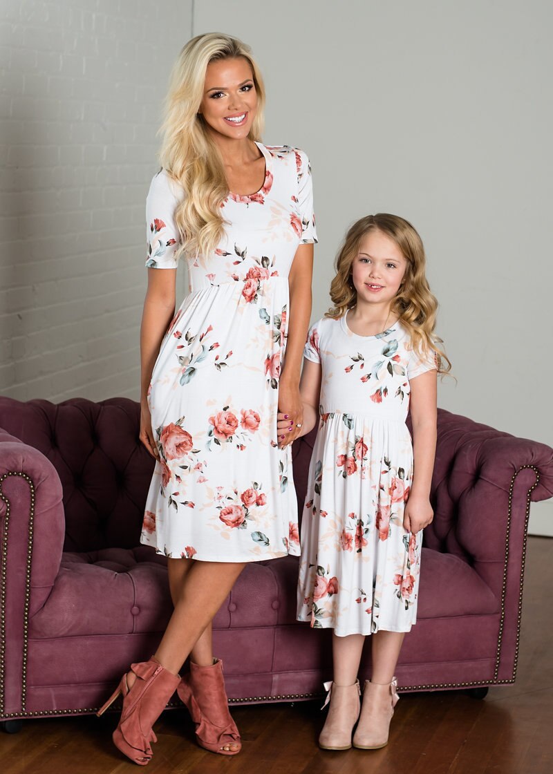 NASHAKAITE Moeder Dochter Jurken Zomer Korte Mouw Bloemenprint Pocket Knie Jurk Voor Moeder Dochter Mama en me kleding: Daughter 12M