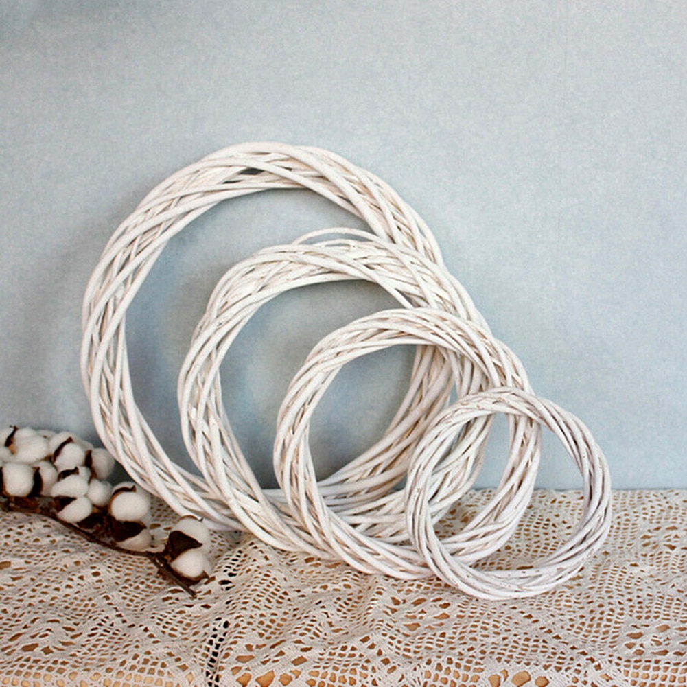 Guirnalda blanca de mimbre de redondo para Navidad, adornos de mimbre artesanales, flores colgantes, adorno para puerta del hogar, decoración de anillo de vid