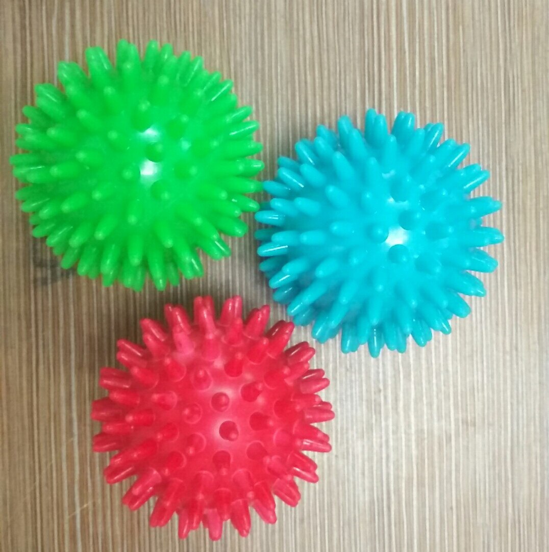 7/7.5 centimetri di Yoga della Sfera di Massaggio Rilassante Muscolare Sfera di Massaggio Rilassante Muscolare Fitness Fallo di Mano-Piede Hedgehog Sfera di Massaggio