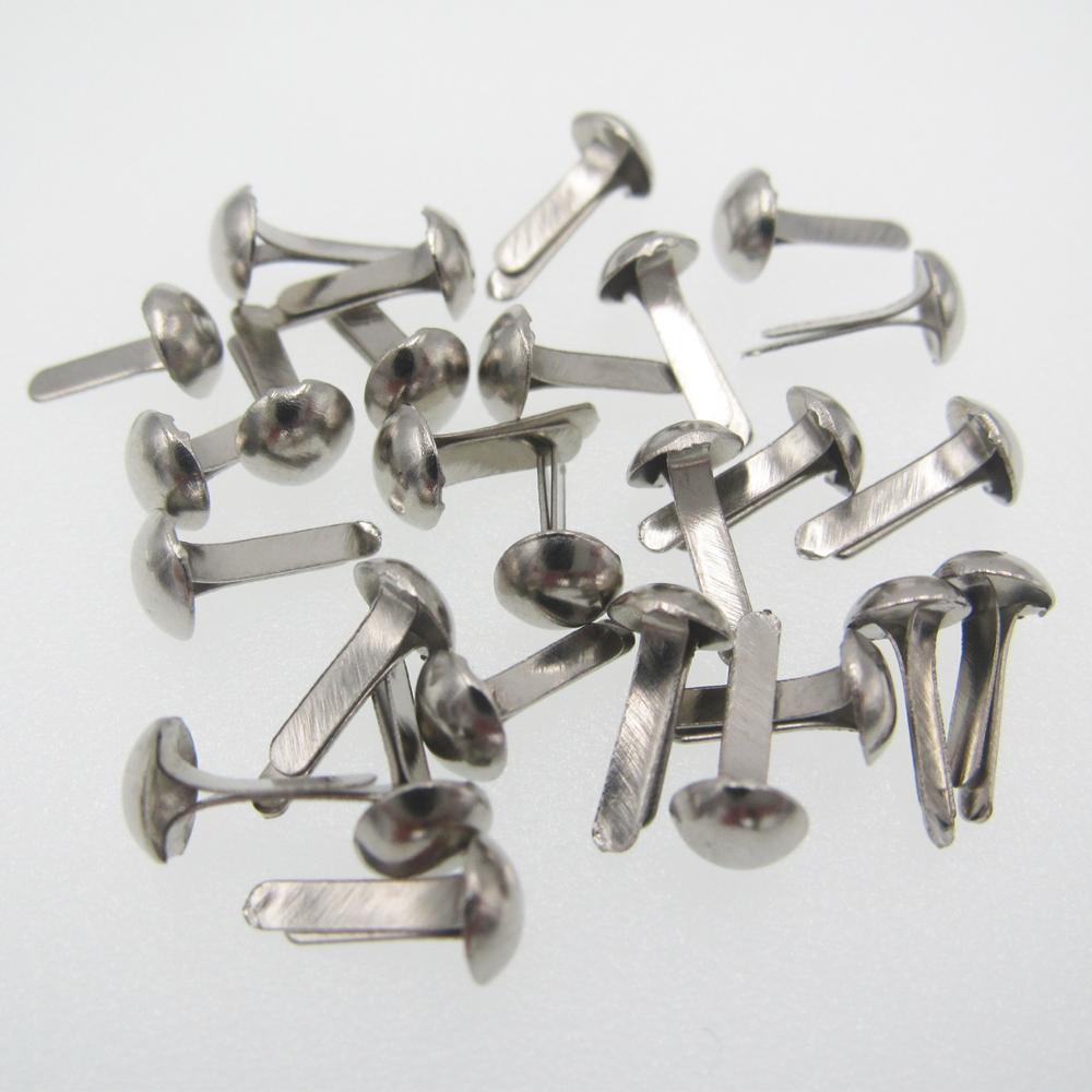100Pcs 4.5X8Mm Ronde Mini Ijzer Brads Voor Stempelen Versiering Scrapbooking Diy Ambachten Zilver Goud Zwart Wit messing 5 Kleuren: silver