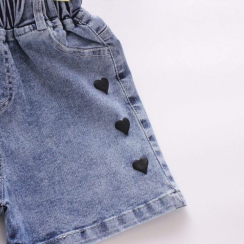 Pantaloncini di jeans per ragazze abbigliamento estate abbigliamento per bambini per adolescenti pantaloncini con stampa a cuore Costume abiti 4 6 7 8 9 10 12 anni