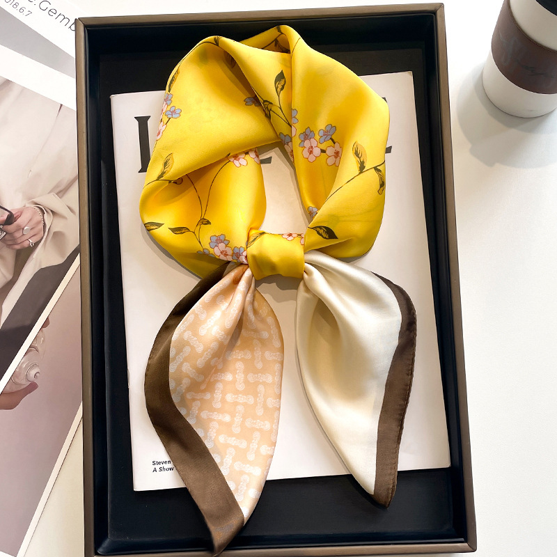 Novo luxo cavalo padrão lenço quadrado de seda das mulheres cetim macio hairband lenço escritório hijab bandana foulard saco fitas presente: Cáqui