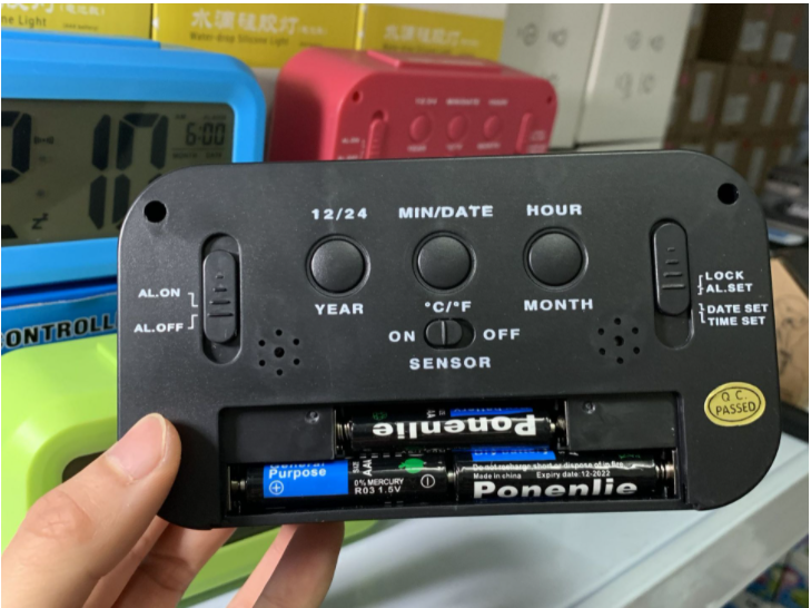 Ledet digitalt vækkeur baggrundslys snooze lydløs kalender desktop elektronisk bcaklight bordure desktop ur