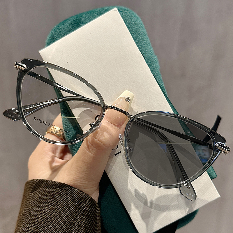 Gafas fotocromáticas Retro ultraligeras con montura de ojo de gato para miopía, gafas que cambian de Color de alta gama, gafas antiluz azul para cerca de la vista: Gris / +300