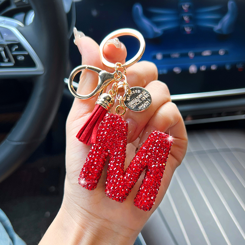 Rode sleutelhanger met engelse letters, elegant met diamanten tasje, hanger, modieuze sleutelhanger met kwastje.: Bruin