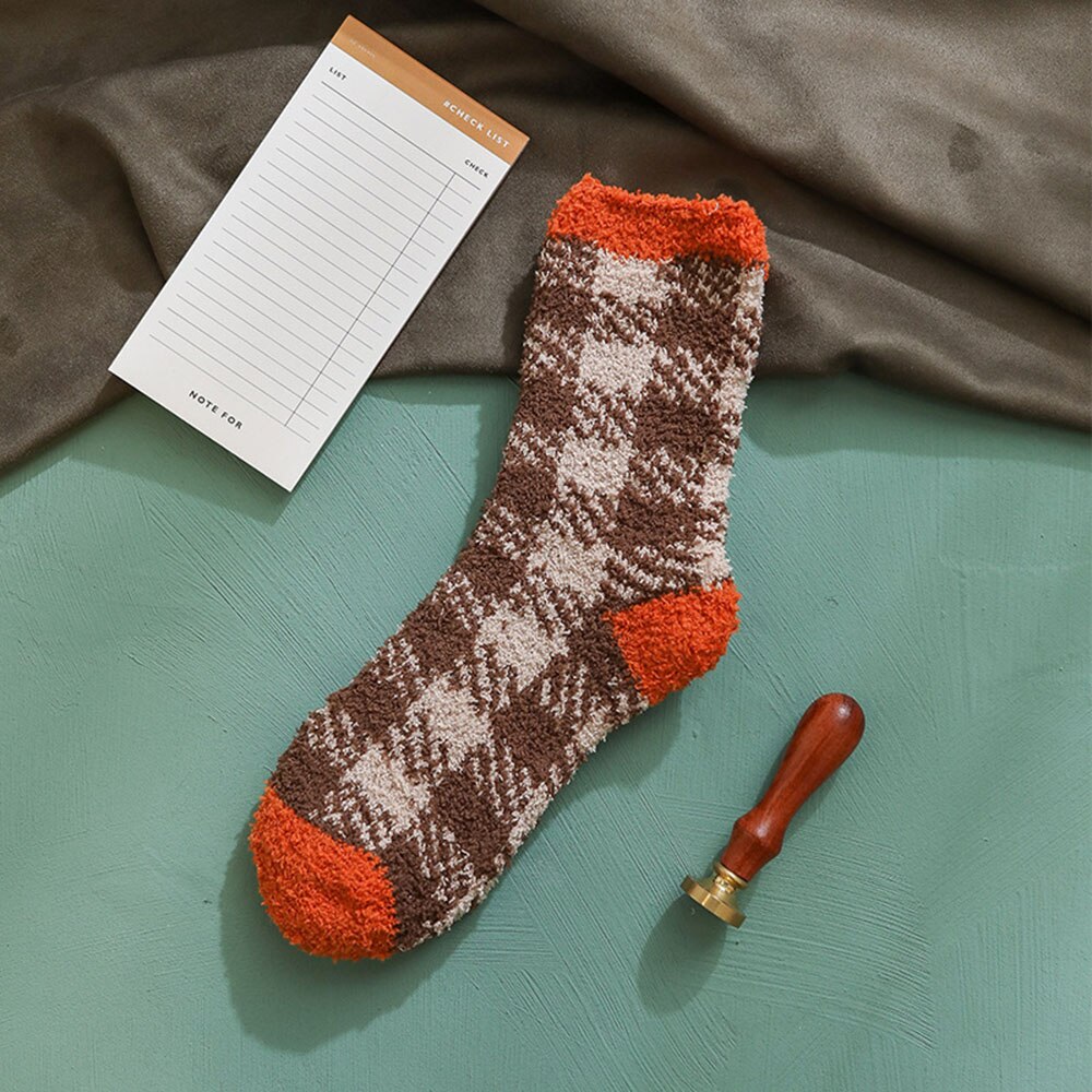 Femmes moelleux chaussettes Plaid maison doux lit plancher dormir Terry chaussette plus épais femelle corail polaire chaussettes: Brown