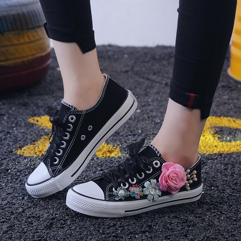 Femmes baskets été toile chaussures blanc ruban sangle coudre fleurs colorées perle diamant ruban à semelles épaisses plat W31-25