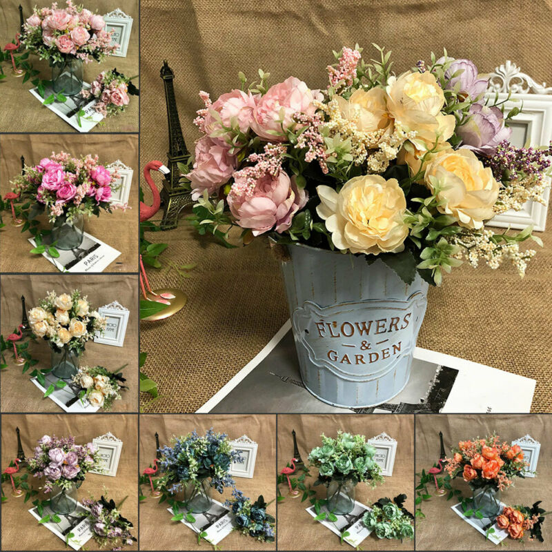 Ikebana op de keukentafel stock afbeelding. Image of bloemblaadje - 253898701
