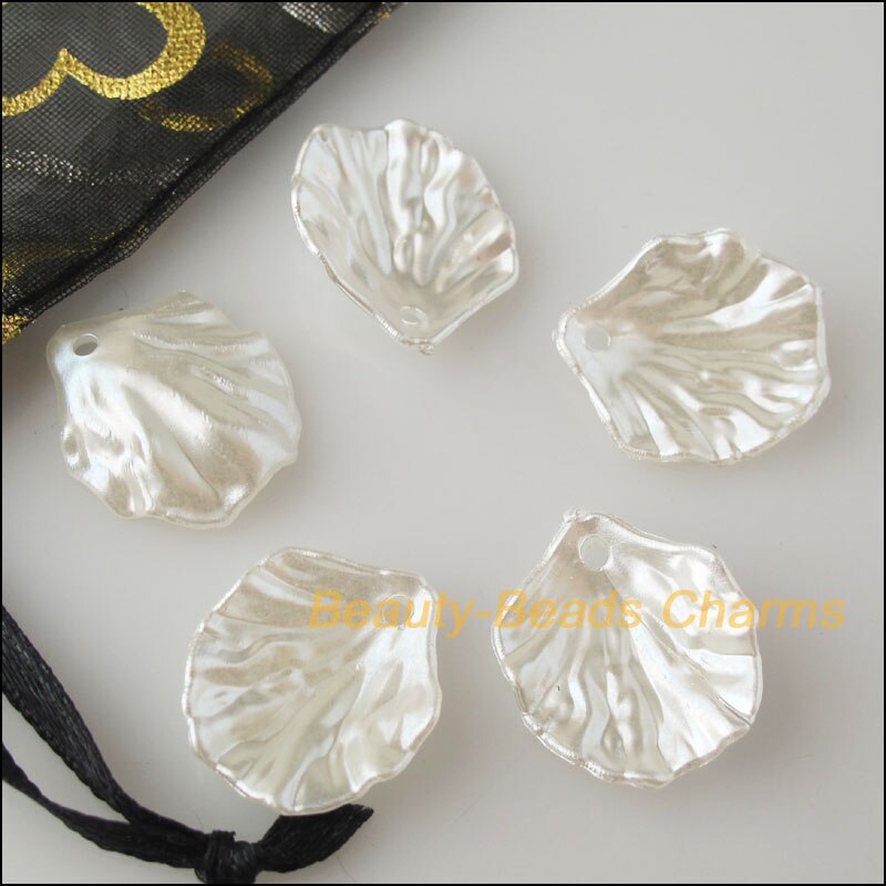 Neue 50 Stücke Weiß Kunststoff Acryl Blatt Shell Charms Anhänger 17x19,5mm