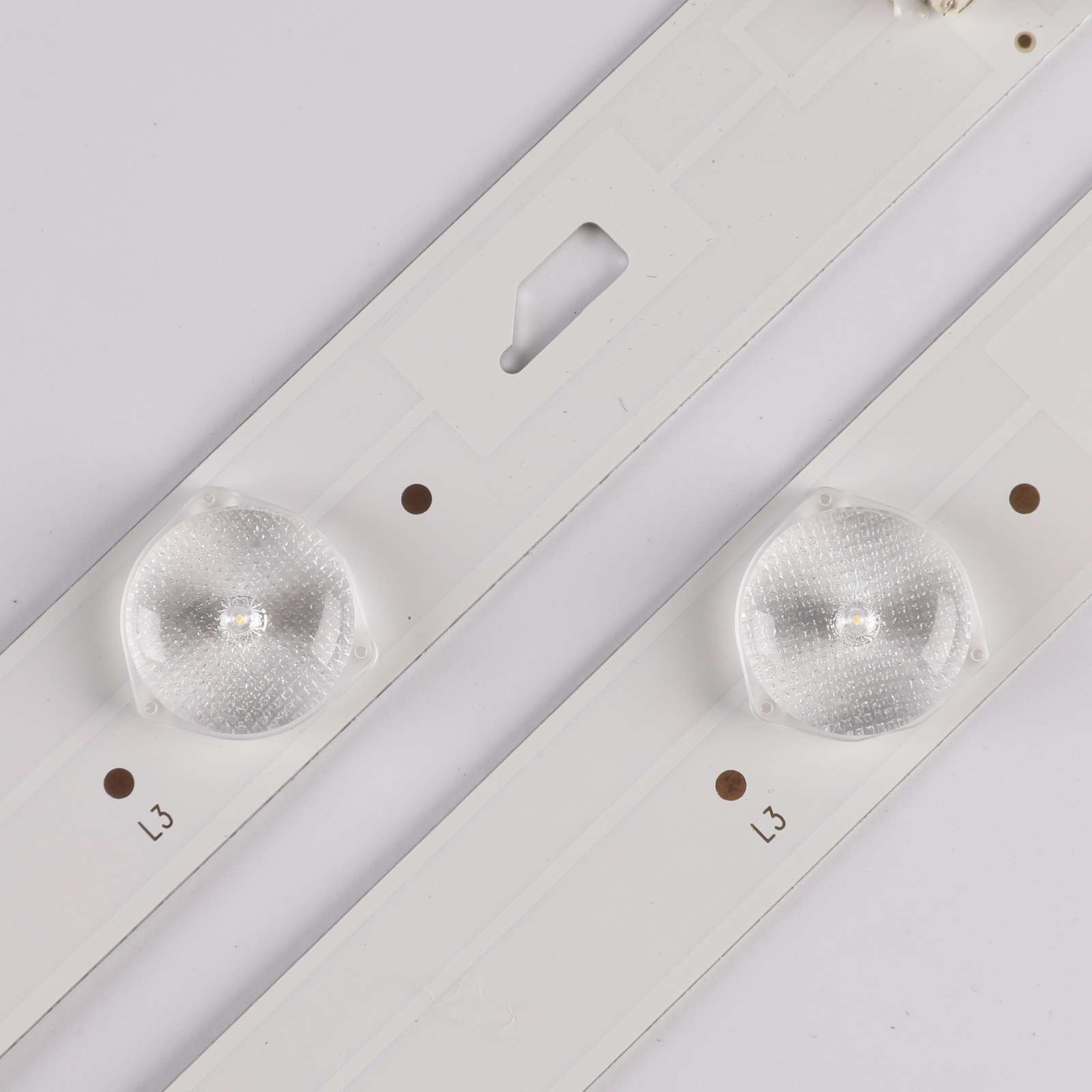 100% 2 stk/sæt led strips til thomson 32 tv 32 hc 3106 32 hs 3023 32 hs 3033 lb320t msa 32 timer 332 m 06 a 0 v5 pb08 d 554173 bl 051 003h