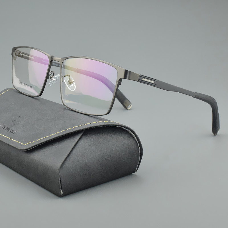 Brilleinnfatninger i titanlegering menn briller optiske briller med styrke butikk ansikt briller firkantet nærsynthet retro brille: Grå