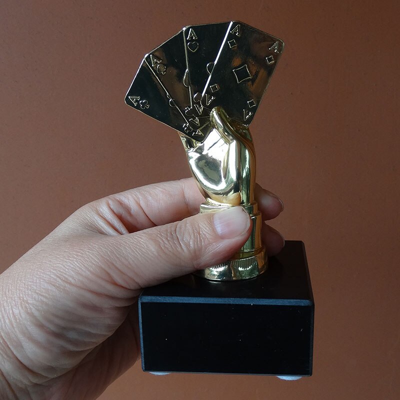 1pc Poker Winner Prize Hand shape awards poker game medal championship trophy Texas poker souvenirs 3 colors