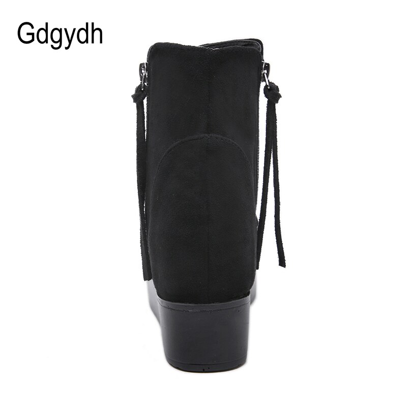 Gdgydh frange femmes sandales romaines sur les chaussures compensées plate-forme pour l'été noir daim talons épais sandales de plage