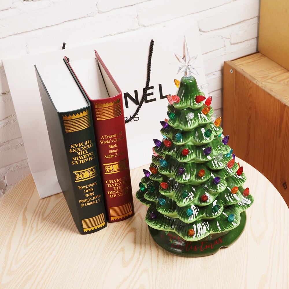 Decorazioni natalizie e di Halloween, albero in ceramica con luci arancioni e viola, aumentano l'atmosfera delle vacanze