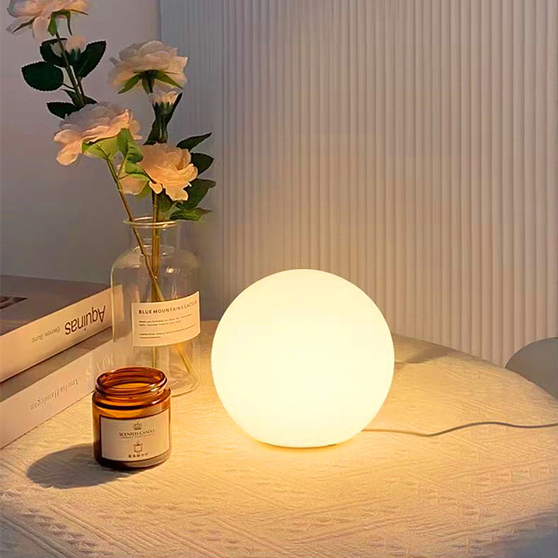 Schlafzimmer Nachttischlampe Tischdekoration Kugel Tischlampe LED Heimat einfaches Nachtnachtlicht warme Kinderzimmerbeleuchtung