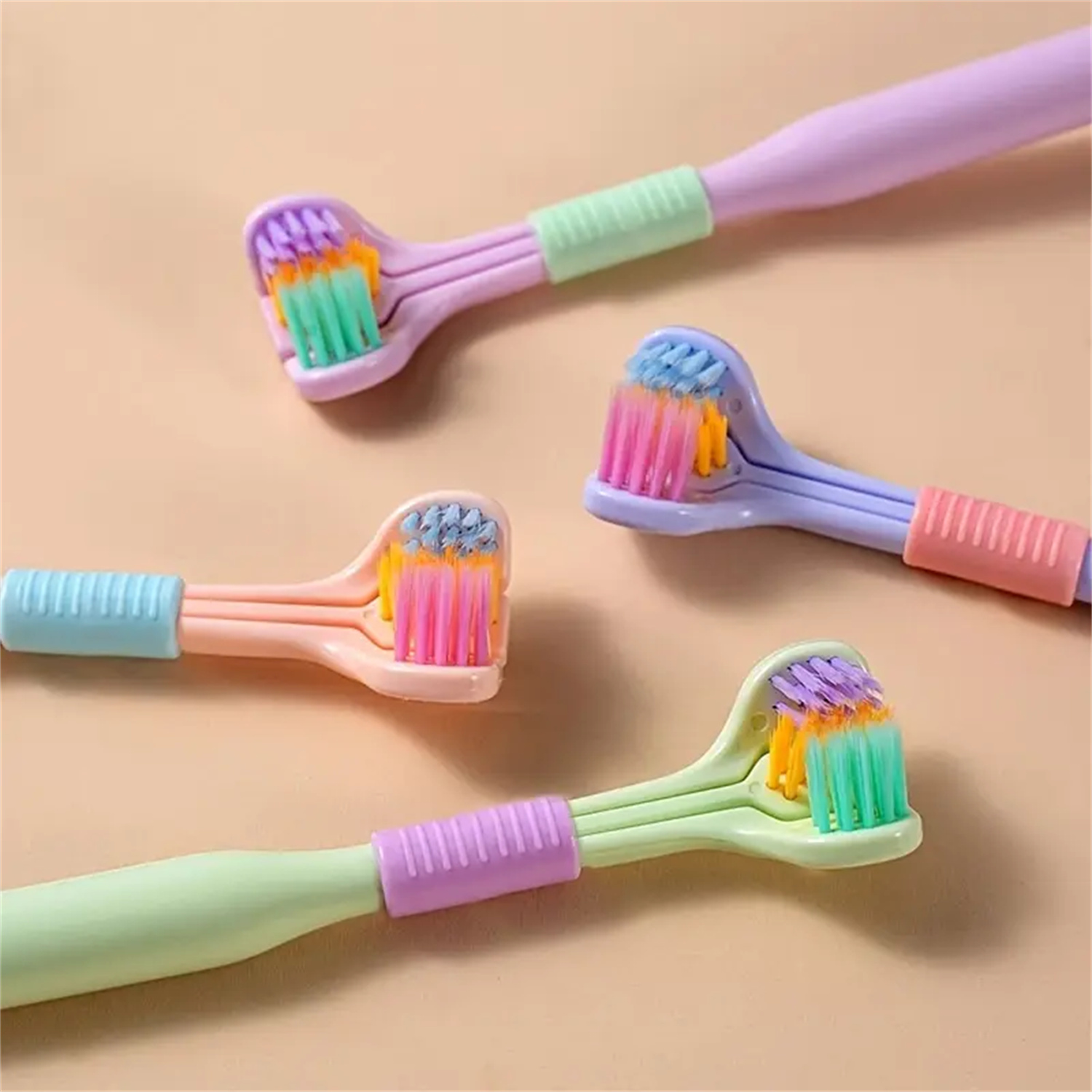 Cepillo de dientes de 3 lados de cerdas suaves, limpieza suave, cepillo de dientes para adultos para el cuidado completo de las encías, sensorial para autismo, herramienta de salud bucal, 4 Uds.