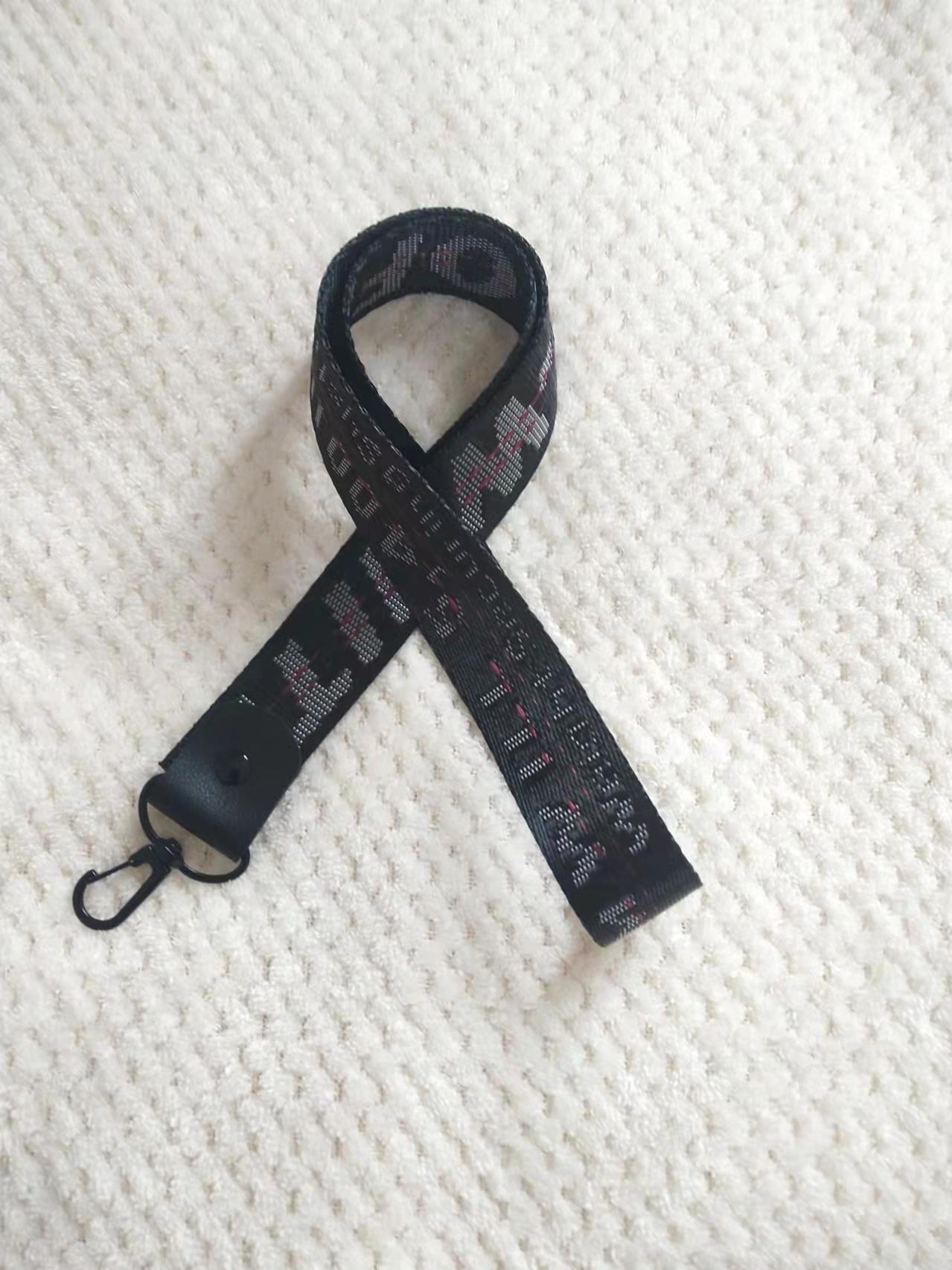 Haftowana wstążka wisząca lina na szyję kluczowa karta identyfikacyjna telefon wisiorek moda odpinany naszyjnik iPhone opaska dla mężczyzn i kobiet: black
