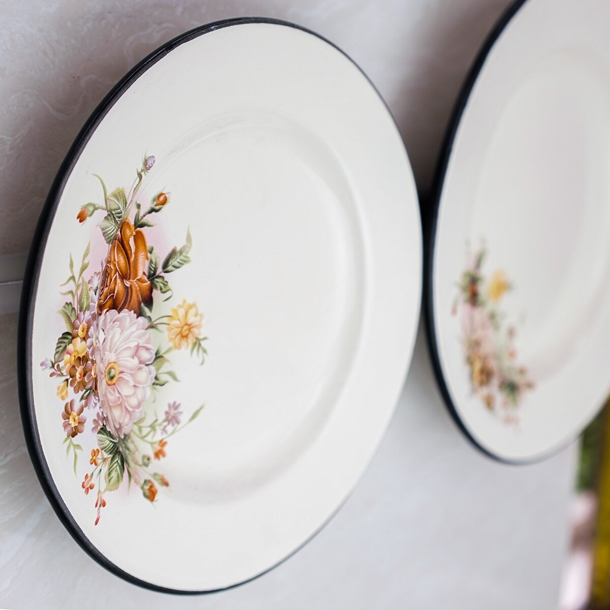 European flower thickened porcelain enamel plate fruit pan round dessert dish non ceramic dish baking tray ovenware comal