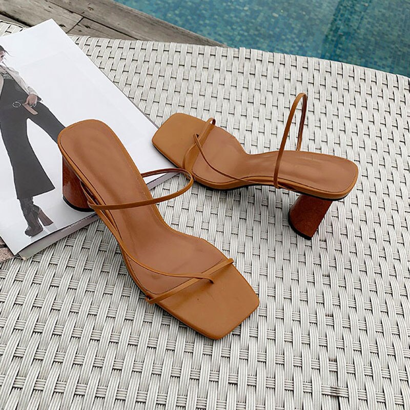 Bellinsley Zomer Sandalen Slippers Vierkante Teen Hoge Hakken Flip Flop Smalle Band Strap Vrouwen Schoenen Dames Slippers Pompen