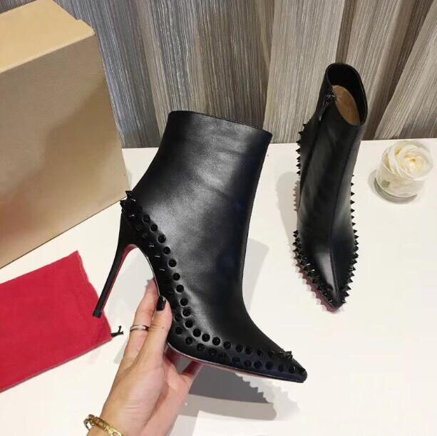 Klinknagel hoge hakken korte laarzen rode dames locomotief martin laarzen stiletto puntige neus laarzen 10cm 35-42 stofzak