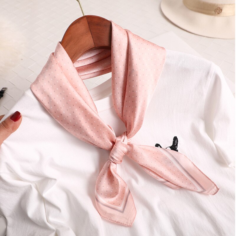 Pricktryckt halsduk siden satin hårscarf för kvinnor små sjalar hårscarfs dam 70*70cm fyrkantiga väskor halsdukar för damer: Rosa