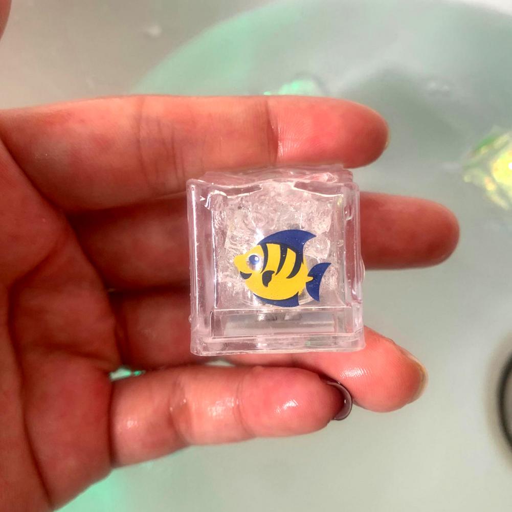 Cubitos de hielo luminosos para baño para niños, juguetes de luz LED coloridos con estampado de animales, 8 Uds.