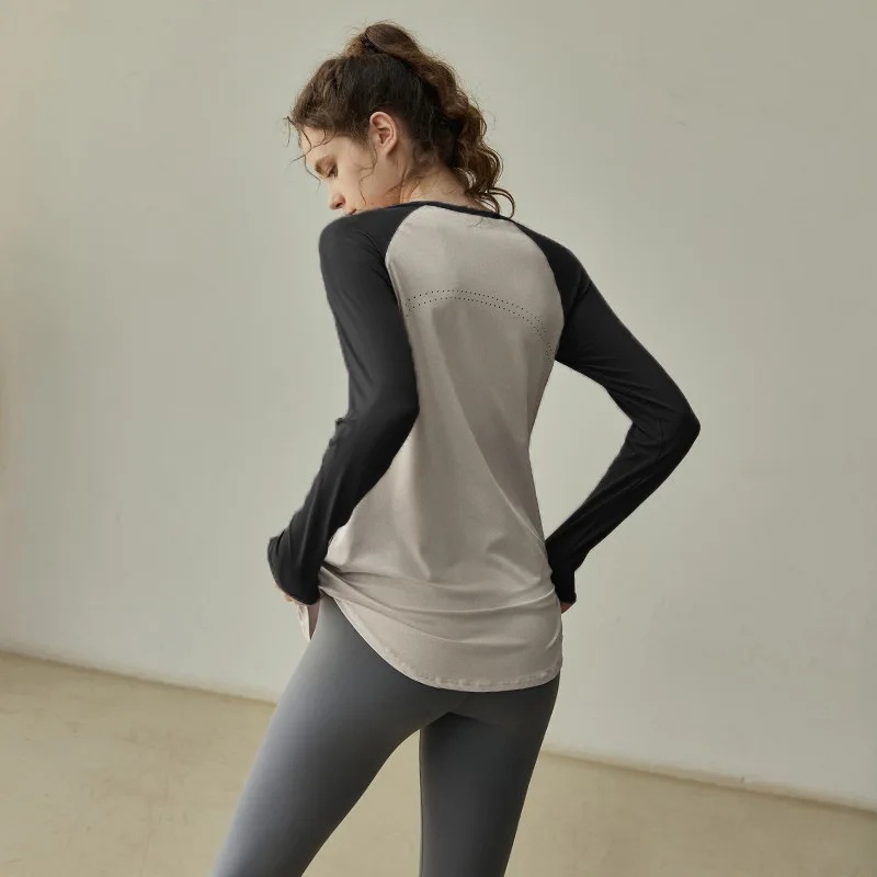 Ademende kleurblok sport yogaset met lange mouwen voor dames afslankende fitnesskleding hoge esthetische waarde: L / GRIJS