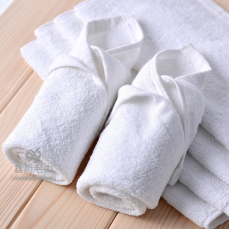 25Cm Witte Handdoek Wegwerp Gebleekte Vierkante Fabriek Direct Prijs Zachte Thuis Textiel Sneldrogende Handdoek